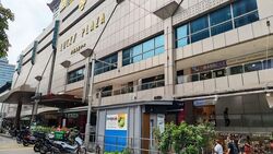 Lucky Plaza (D9), Shop House #638992051